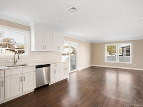 6 Gail Grace Court, Copiague NY 11726