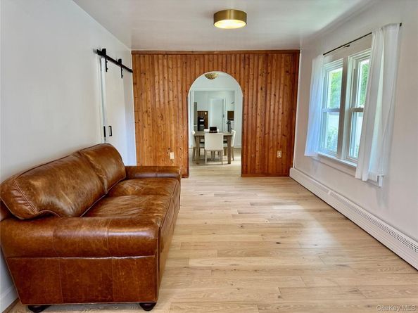 83 Vanderbilt Avenue, West Babylon NY 11704