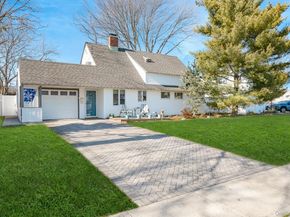 44 Disc Lane, Wantagh NY 11793