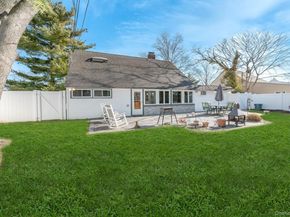 44 Disc Lane, Wantagh NY 11793