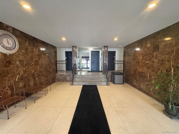 131-11 Kew Gardens Road 4B, Richmond Hill NY 11418