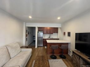 131-11 Kew Gardens Road 4B, Richmond Hill NY 11418