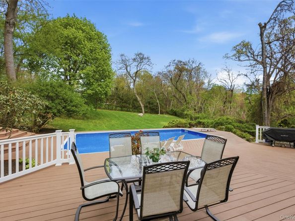 5 Allyson Place, East Setauket NY 11733