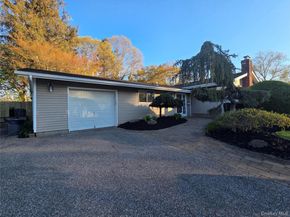 25 Fuller Street, Dix Hills NY 11746