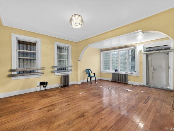 10743 128th Street, Richmond Hill NY 11419