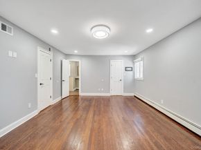 20 Sagamore Way S, Jericho NY 11753