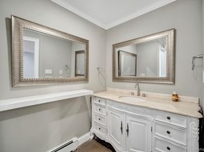 20 Sagamore Way S, Jericho NY 11753