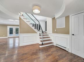 20 Sagamore Way S, Jericho NY 11753