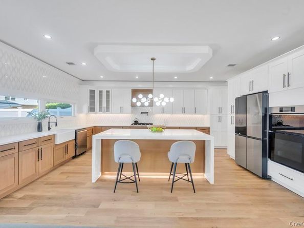 1 Straight Lane, Levittown NY 11756