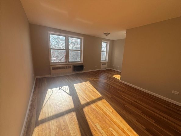 241-20 Northern Blvd 6H, Douglaston NY 11363