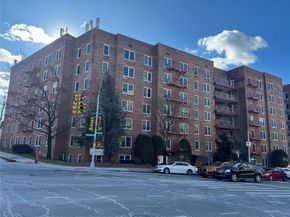 241-20 Northern Blvd 6H, Douglaston NY 11363