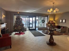 241-20 Northern Blvd 6H, Douglaston NY 11363