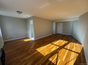 241-20 Northern Blvd 6H, Douglaston NY 11363
