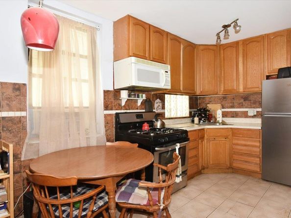 21-16 35 Street 1B, Astoria NY 11105