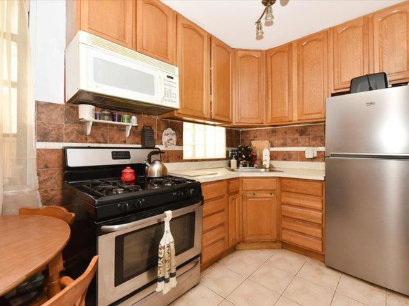 21-16 35 Street 1B, Astoria NY 11105