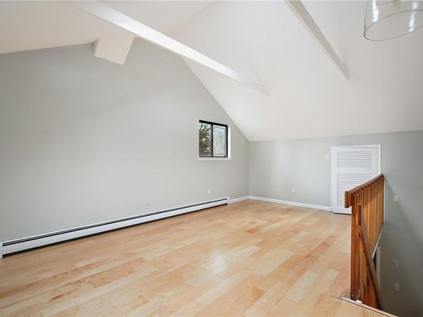 118 Round Hill Road, Dobbs Ferry NY 10522