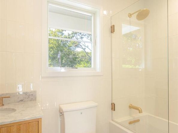 195 Little Fresh Pond Road, Southampton NY 11968