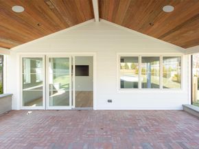 195 Little Fresh Pond Road, Southampton NY 11968