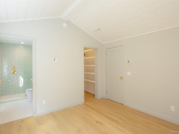 195 Little Fresh Pond Road, Southampton NY 11968