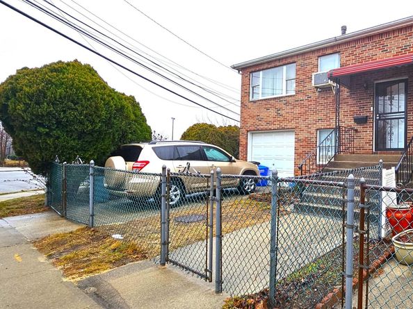 29-64 Falcon Avenue, Far Rockaway NY 11691