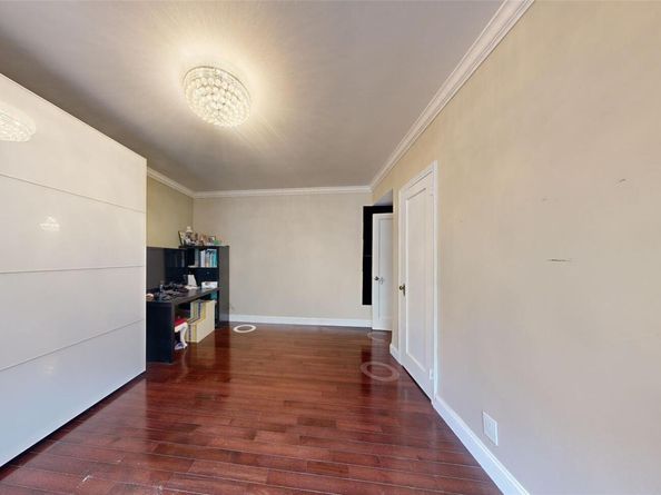 9410 64 Road B6, Rego Park NY 11374