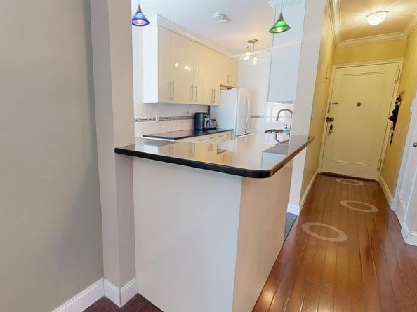 9410 64 Road B6, Rego Park NY 11374