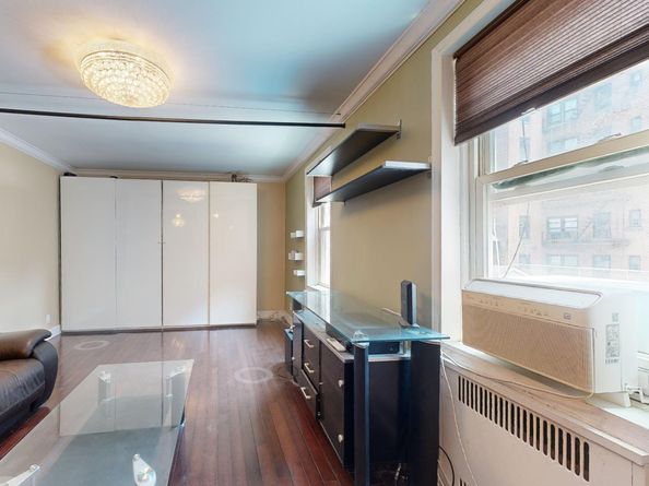 9410 64 Road B6, Rego Park NY 11374