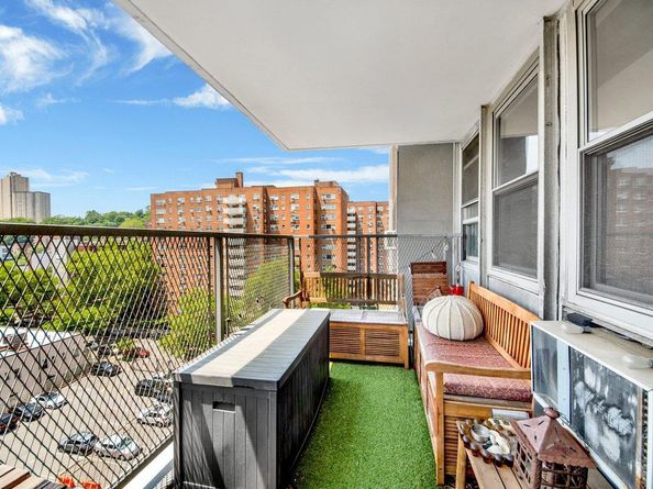 290 W 232 Street 8E, Bronx NY 10463