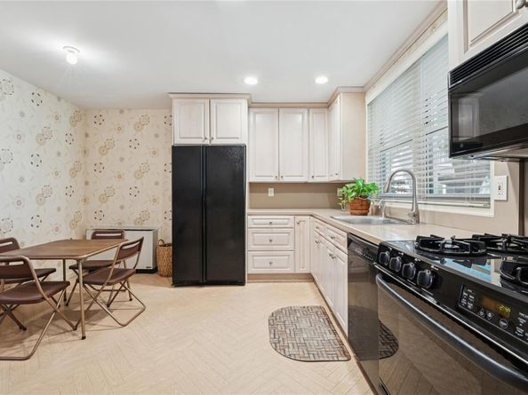 1390 Broadway 118, Hewlett NY 11557