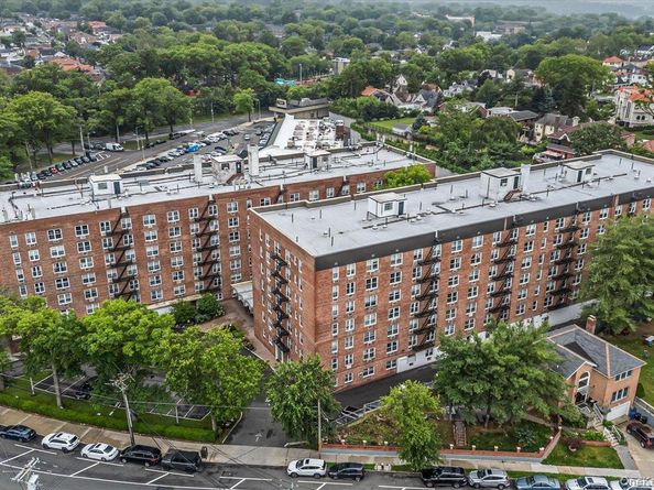 54-44 Little Neck Parkway 5G, Little Neck NY 11362