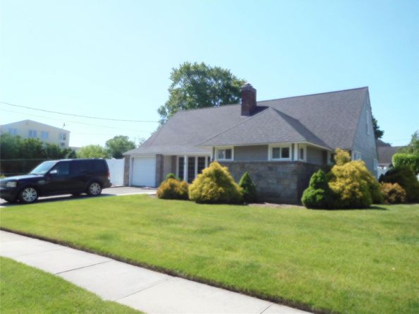 9 Adams Street, East Rockaway NY 11518