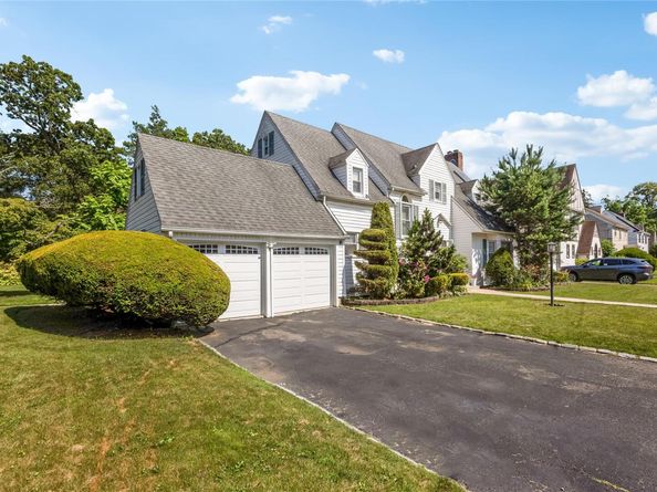 24 Lawrence Avenue, Rockville Centre NY 11570