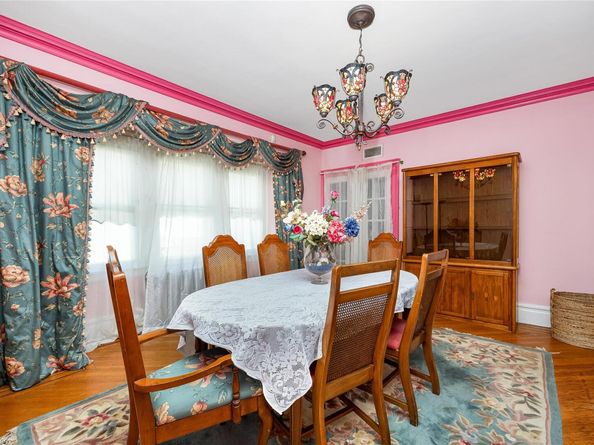 24 Lawrence Avenue, Rockville Centre NY 11570