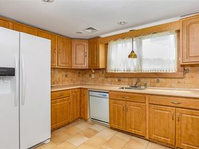 24 Lawrence Avenue, Rockville Centre NY 11570