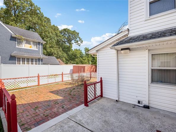24 Lawrence Avenue, Rockville Centre NY 11570
