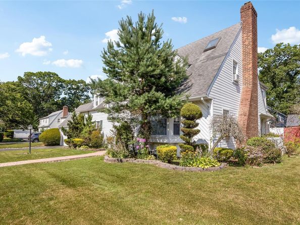 24 Lawrence Avenue, Rockville Centre NY 11570