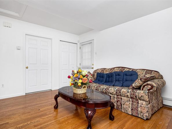 24 Lawrence Avenue, Rockville Centre NY 11570