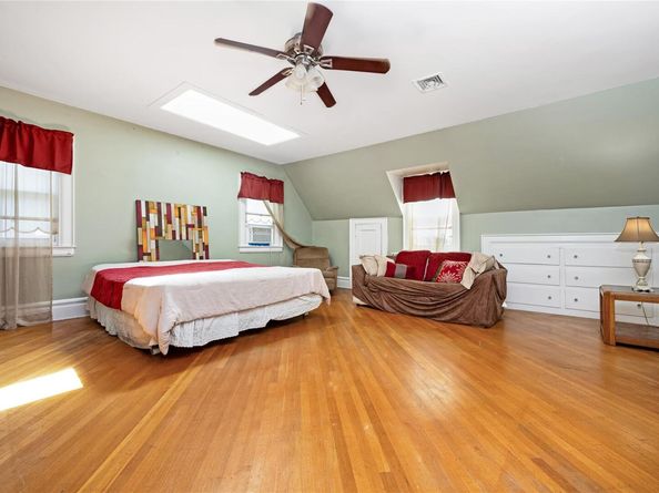 24 Lawrence Avenue, Rockville Centre NY 11570