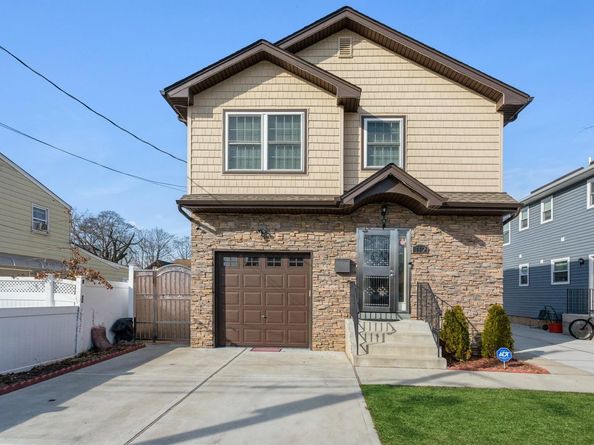 112 Emporia Avenue, Elmont NY 11003