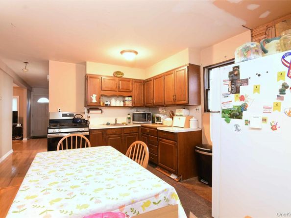 651 Windmill Avenue, North Babylon NY 11703