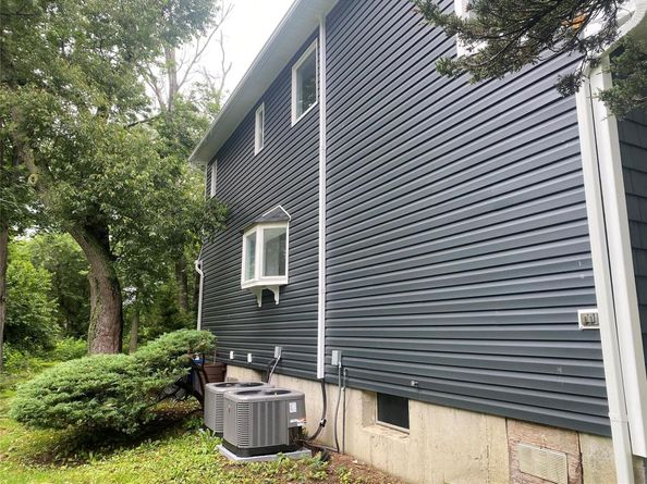 95 Muncie Road, West Babylon NY 11704