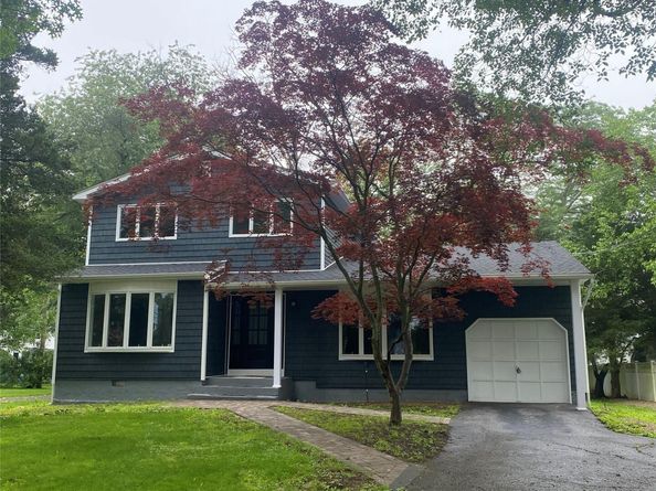 95 Muncie Road, West Babylon NY 11704