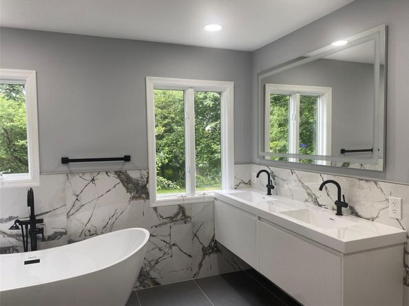 95 Muncie Road, West Babylon NY 11704