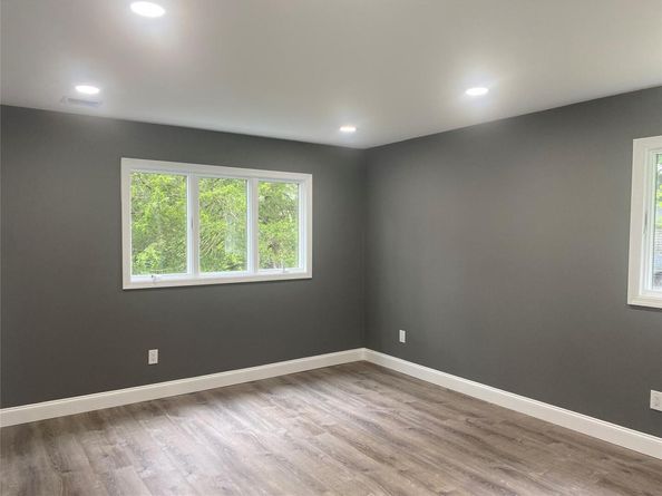 95 Muncie Road, West Babylon NY 11704