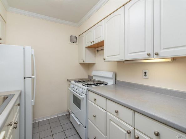 151-05 Cross Island Parkway 1D, Whitestone NY 11357
