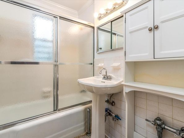 151-05 Cross Island Parkway 1D, Whitestone NY 11357