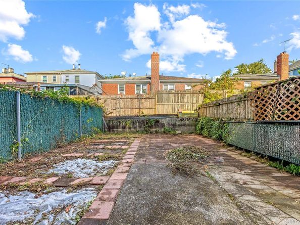 5-39 117 Street, College Point NY 11356