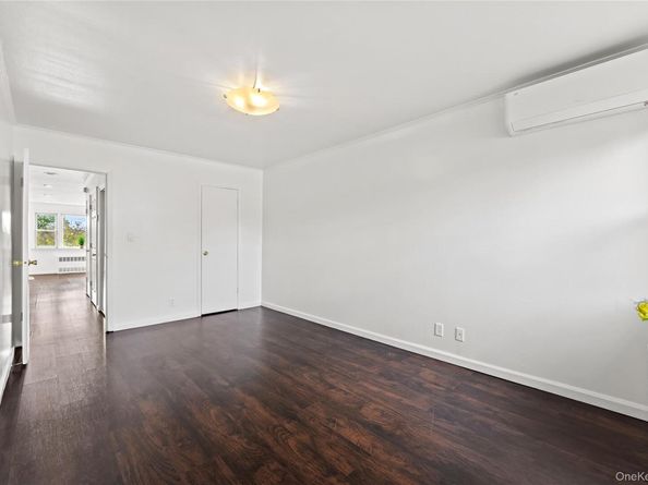 5-39 117 Street, College Point NY 11356