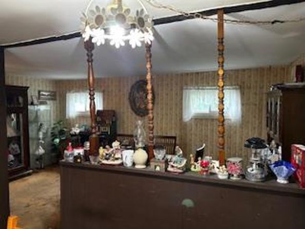 8 Hickory Street, Central Islip NY 11722