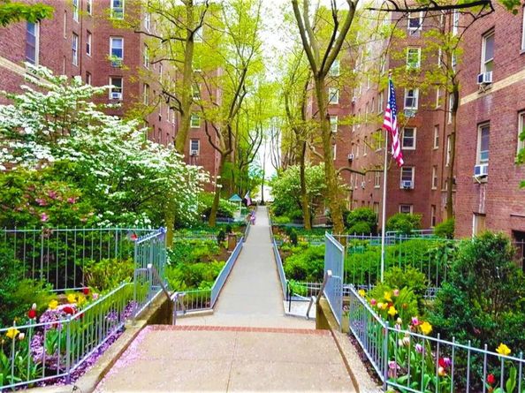 48-01 42nd Street 5D, Sunnyside NY 11104